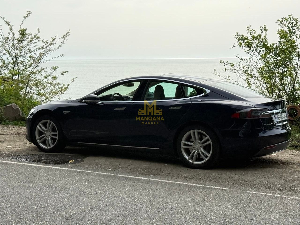 2015 TESLA Model S - Photo 2