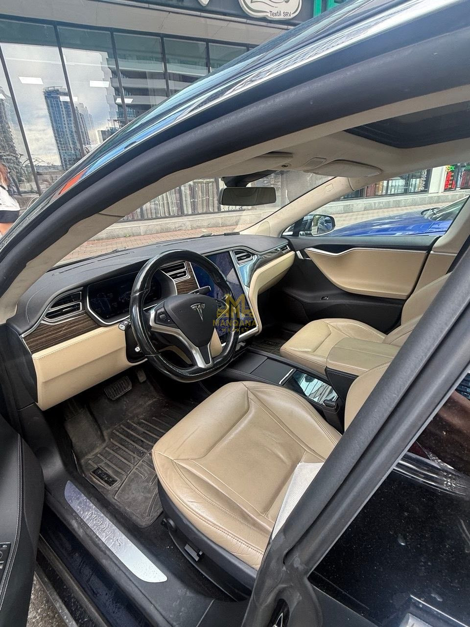 2015 TESLA Model S - Photo 3