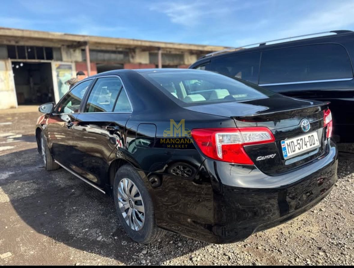 2014 TOYOTA Camry - Photo 2