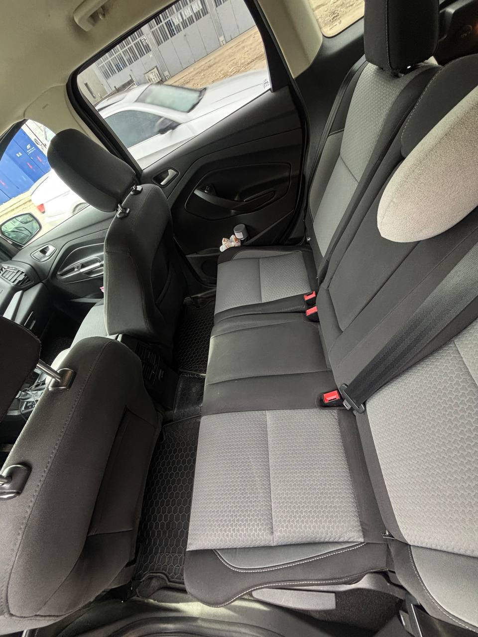 2019 FORD Escape - Photo 4