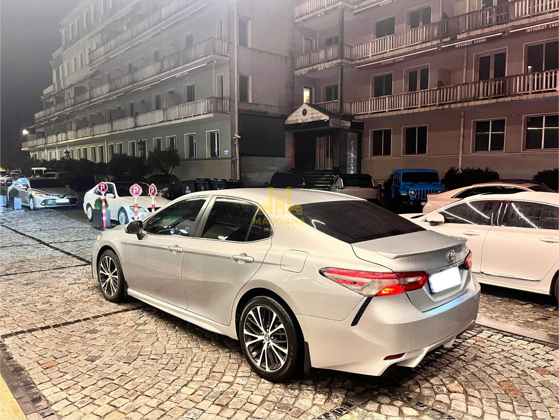 2018 TOYOTA Camry - Photo 2