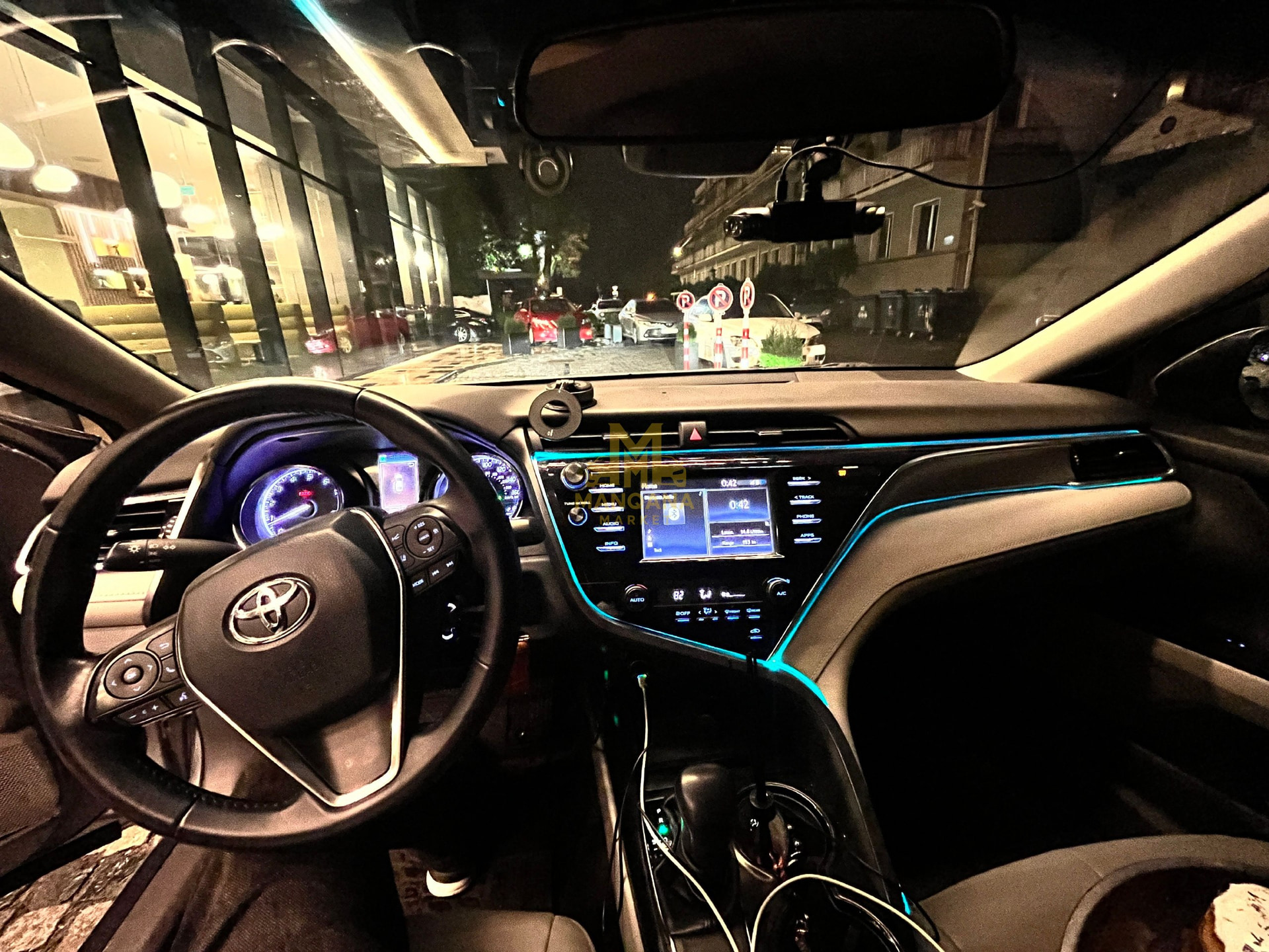 2018 TOYOTA Camry - Photo 4