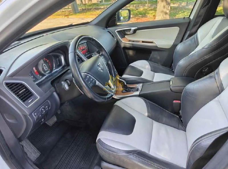 2015 VOLVO XC60 - Photo 5