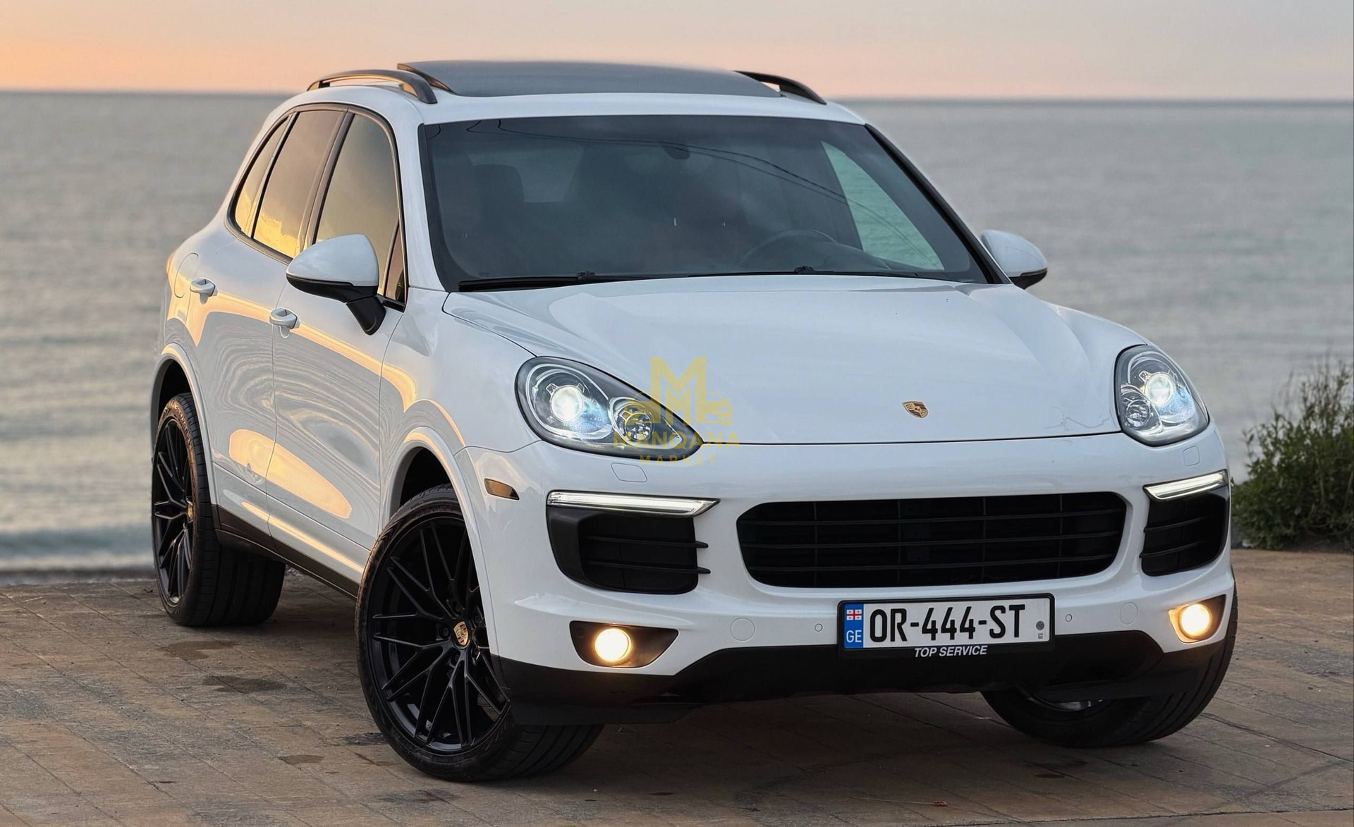 2017 PORSCHE Cayenne - Main Photo